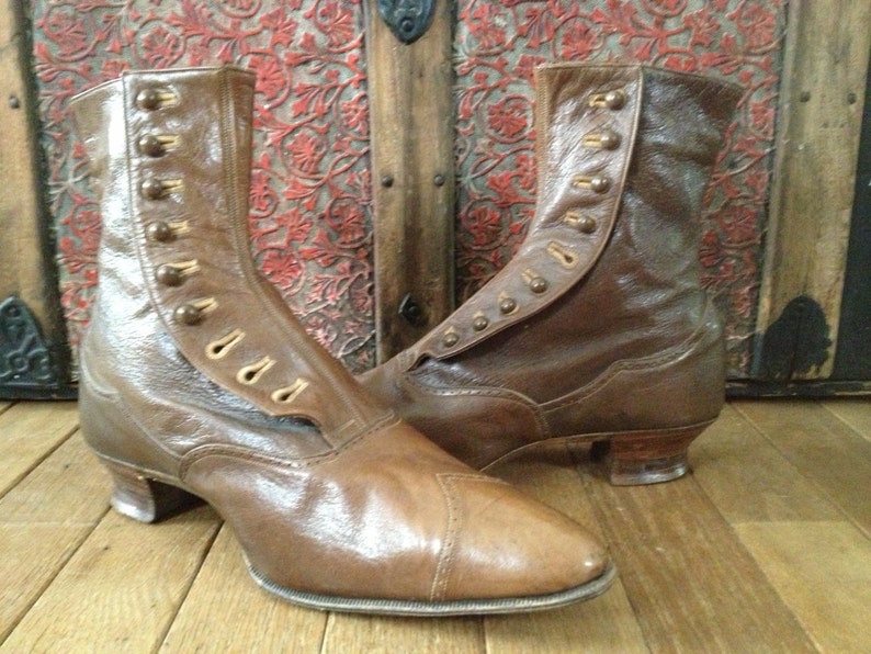 victorian style boots with buttons