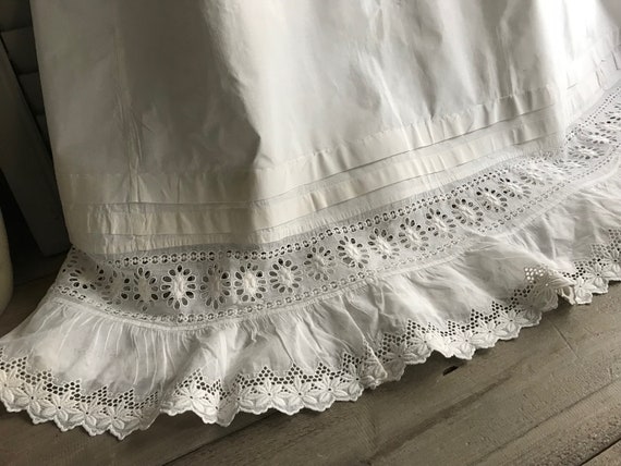 French Fine White Linen Petticoat, Wedding, Brida… - image 2