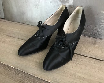 1920s Black Silk Satin Pumps, High Heeled Dress Shoes