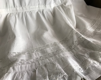 Enagua de encaje fino francés, boda, novia, ropa antigua de época de la era victoriana eduardiana