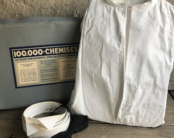 Französisches Herren Herren Hemd, Weiße Baumwolle, Original Box, 100k Hemden, Label, Halsbänder, Fliege, antike Kleidung
