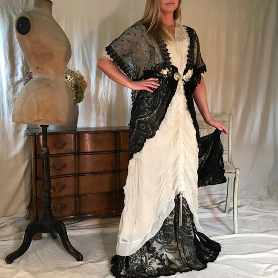 lace gala dress