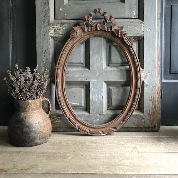 French Oval Wood Frame, Carved Ribbon Bow Floral Leaf Motif