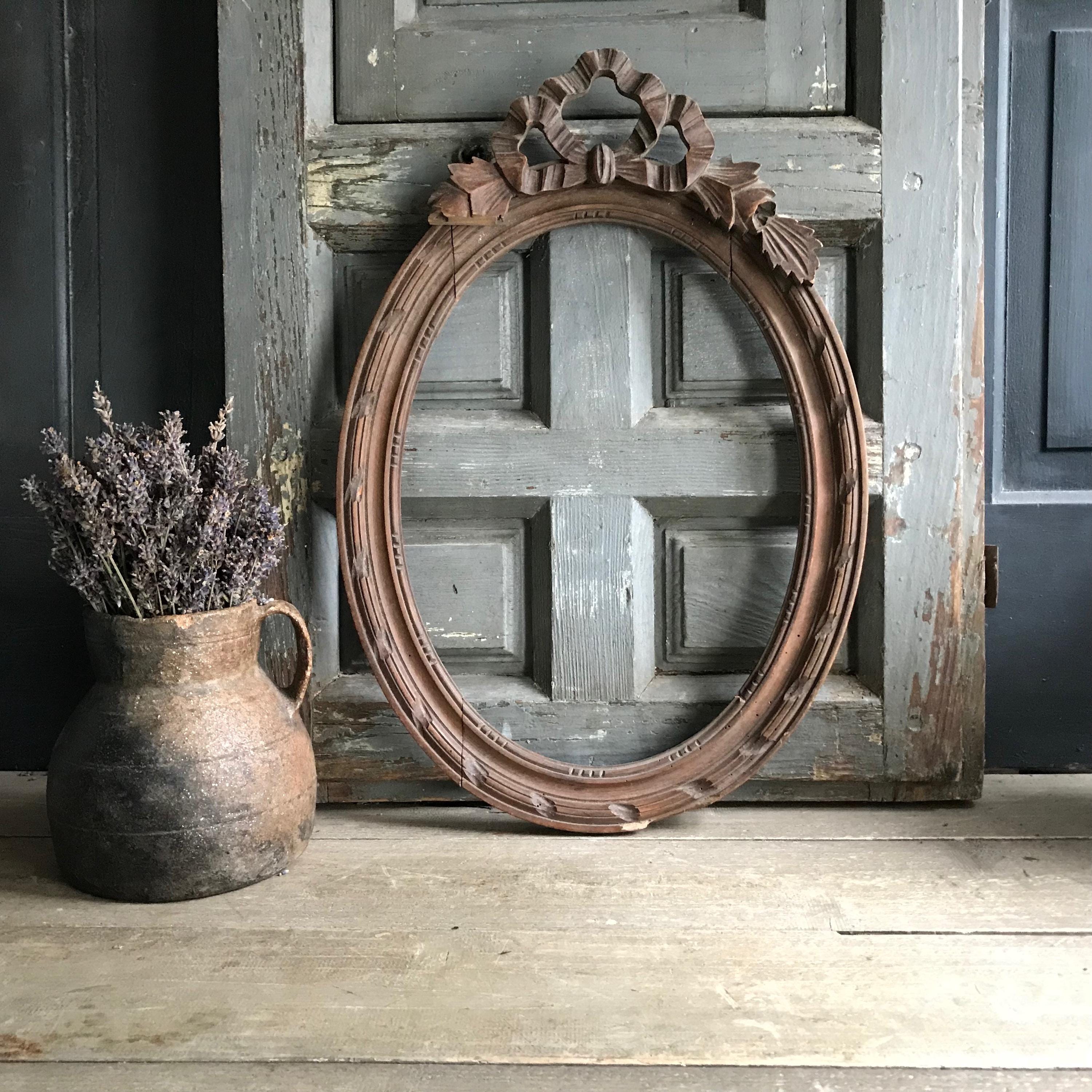 French Oval Wood Frame, Carved Ribbon Bow Floral Leaf Motif