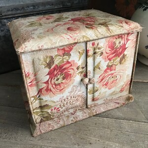 French Floral Fabric Boudoir Box, Trousseaux Et Layettes, Textile Handkerchief Box, Jewelry, Trinkets image 10