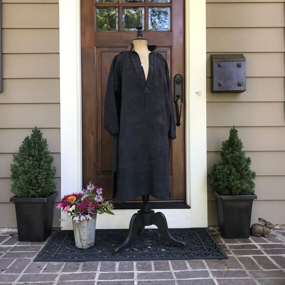 French Linen Chemise, Faded Black, Biaude, Artist
