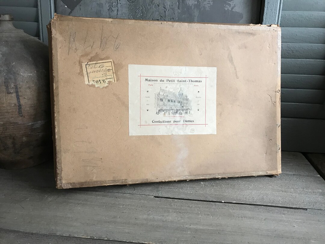 Maison Du Petit Saint Thomas Box, Antique Paris Department Store Box ...