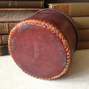 Round Leather Gift Box, Artisan Chestnut Brown Thick Saddle Leather Trinket Box Collar Jewelry Box image 4