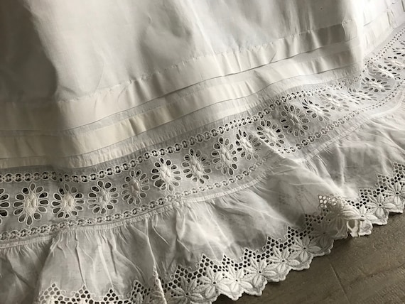 French Fine White Linen Petticoat, Wedding, Brida… - image 4
