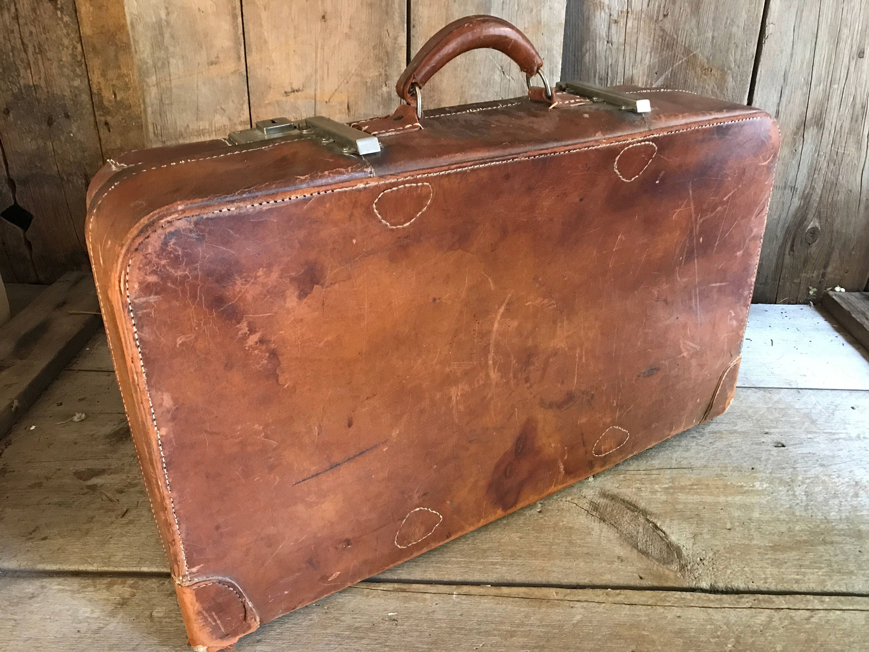 1940s Rouge Leather Travel Bag