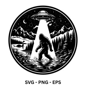 Könnte beinhalten: Eine kreisförmige schwarz-weiße Grafikillustration, die einen Bigfoot zeigt, der durch Wasser watet und von einem Lichtstrahl eines UFOs beleuchtet wird. Die Szene umfasst Berge, einen Wald, einen See mit einem Seemonster und den Text SVG - PNG - EPS.