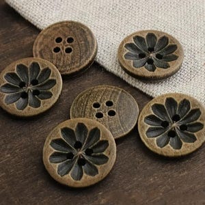 Brown Wooden Buttons - Intricate Flower Carvings -18mm - 4 Holes - Round Sewing Wood Buttons(butt-crvd Flr-br-18mm-t-p)