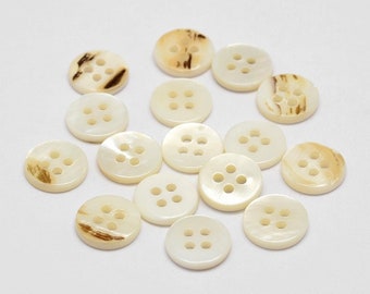Knopen schelp - 11 mm x 2 mm - 4 gaten - platte natuurlijke knopen - gat: 1,5 mm (p01206)