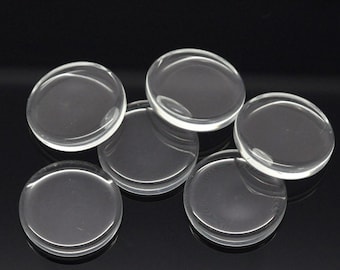 Può includere: Sei cabochon rotondi in vetro trasparente, perfetti per l'artigianato e la creazione di gioielli.