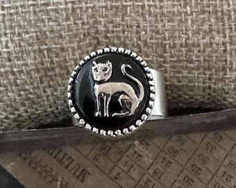 Vintage Czech Glass Button Cat Ring