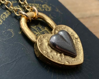 Double Heart Button Necklace
