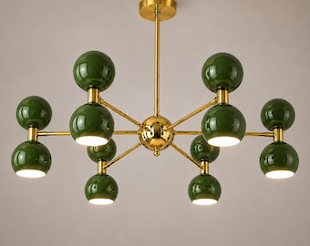 Lustre Sputnik verde artesanal, luminária de teto em latão de meados do século XX, com 6 lâmpadas.