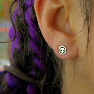 Alien silver earrings, alien silver posts, ear studs, silver ear ring, silver earrings, Round Circle Studs, Alien Studs, alien Earrings