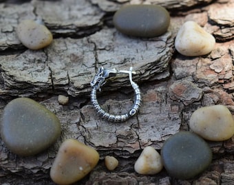Pendiente de ouroboros, pendiente de aro de ouroboros, pendiente de dragón, pendientes de dragón, plata de ley, pendientes para hombre, pendientes de serpiente de plata, 1 pieza