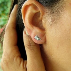 Falling stars silver earrings, meteorite earrings studs, silver earrings, minimalist earrings, tiny stars earrings, comet earrings silver