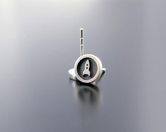 Orecchini a forma di razzo in argento sterling, orecchini a bottone con gioielli spaziali, regalo per astronauta per lei, orecchini per insegnanti di scienze, regalo per fan della NASA, orecchini a bottone con galassia