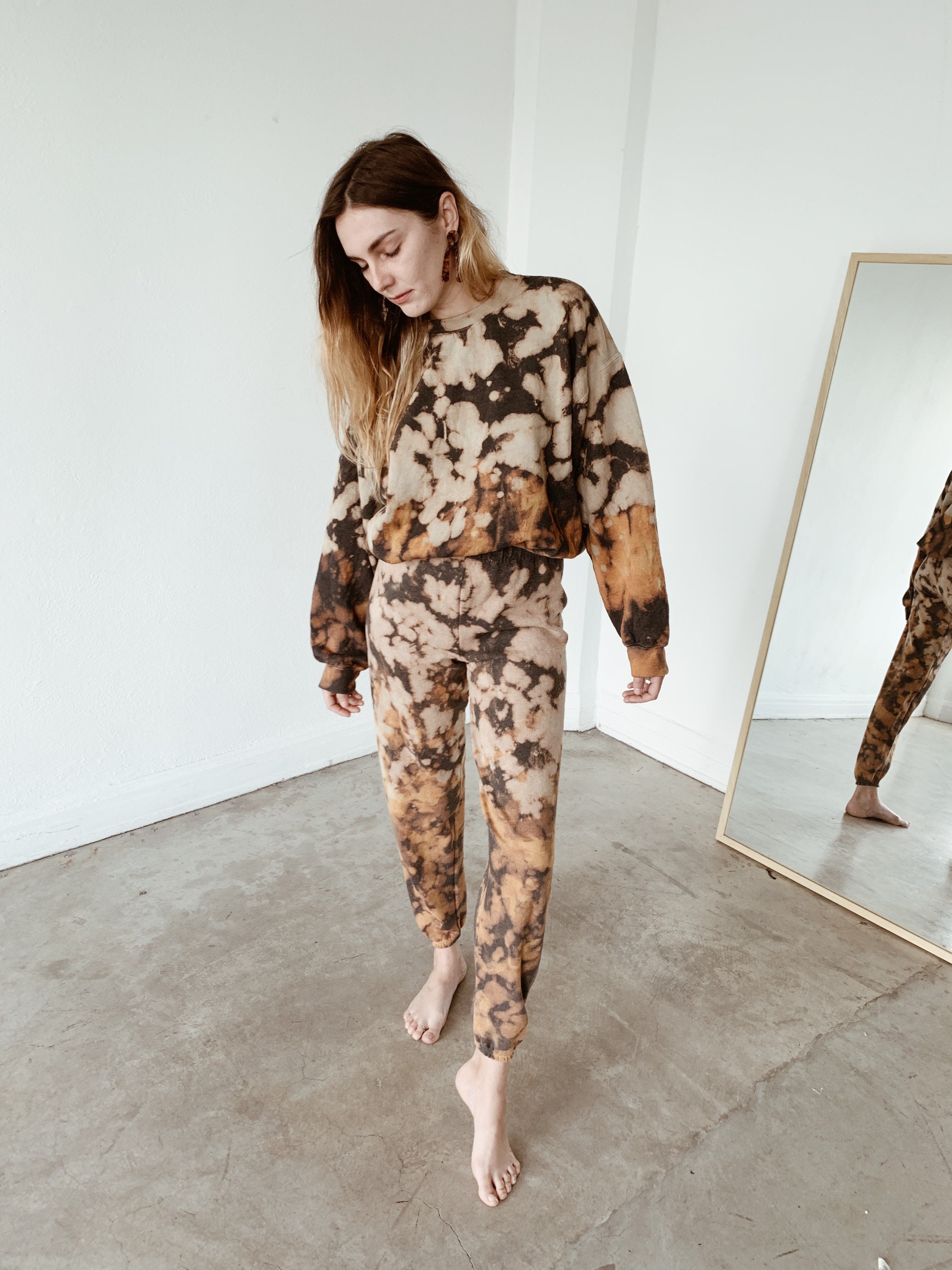tie dye sweatpant and sweatshirt set