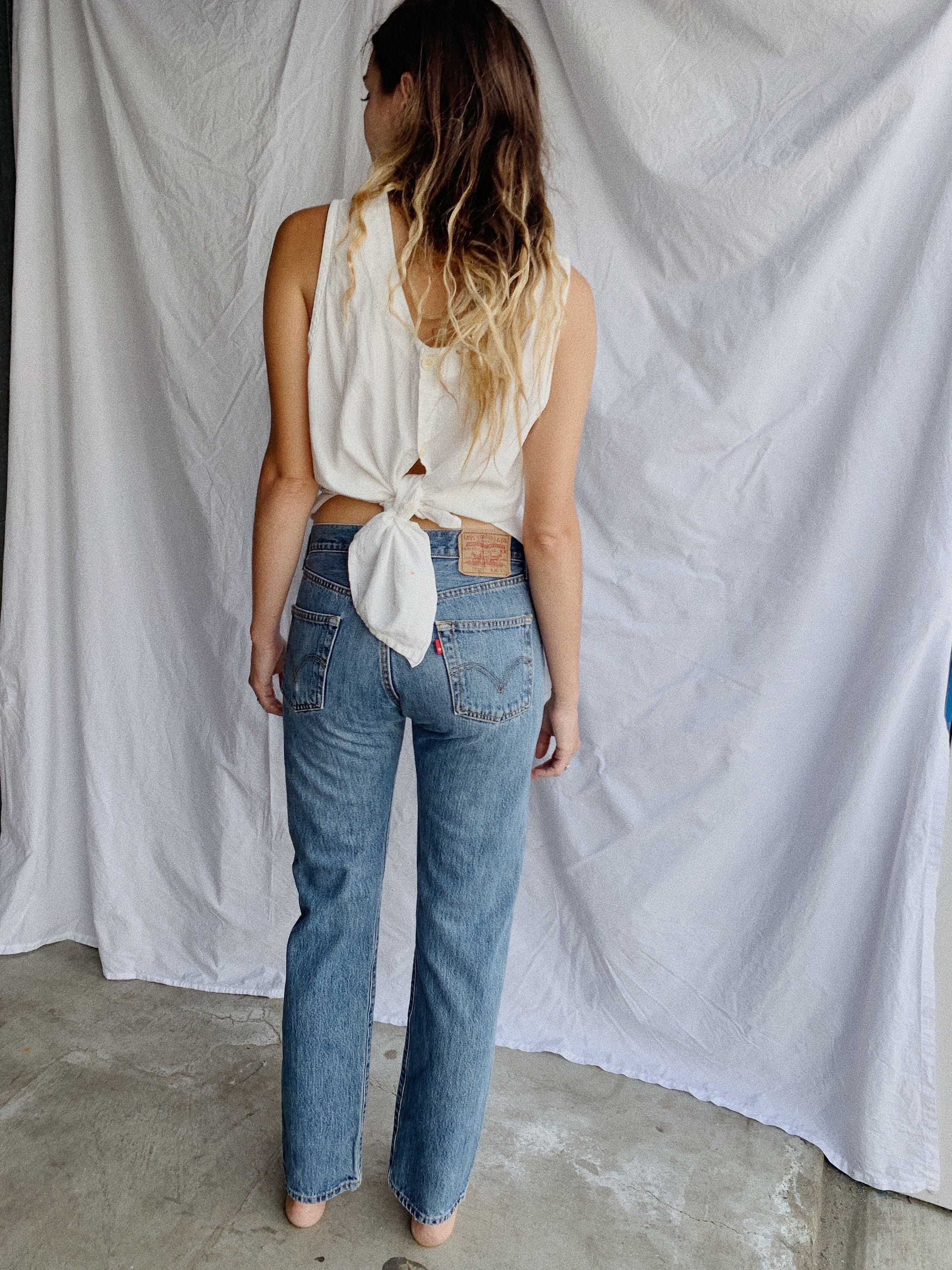 size 28 levi jeans