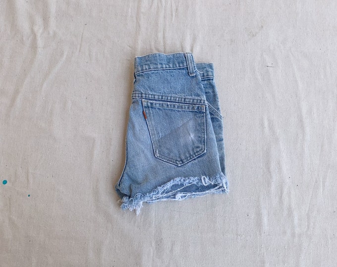 Levi's orange tab cut-off shorts - size 23 - 24