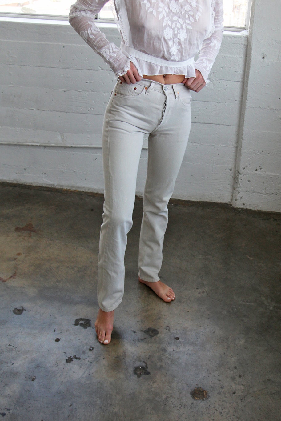 off white levis 501