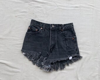 Levi's cut-off shorts - size 24 - 25