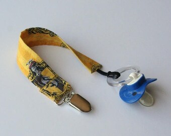 Universal/Snap Pacifier Clip - Badger House (House Crest)