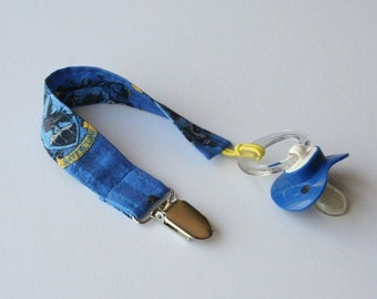 Universal/Snap Pacifier Clip - Raven House (House Crest)