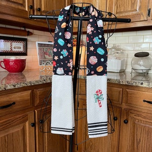 Handcrafted Kitchen Boa: Wearable Cotton Dish Towel