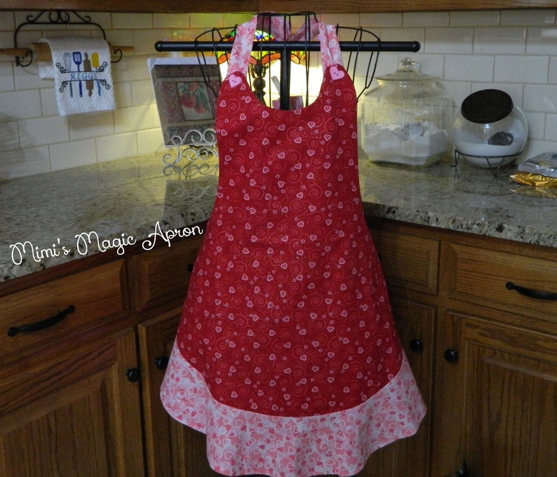 Sparkly Valentine Apron by Mimi/'s Magic Apron Pink and Red hearts.