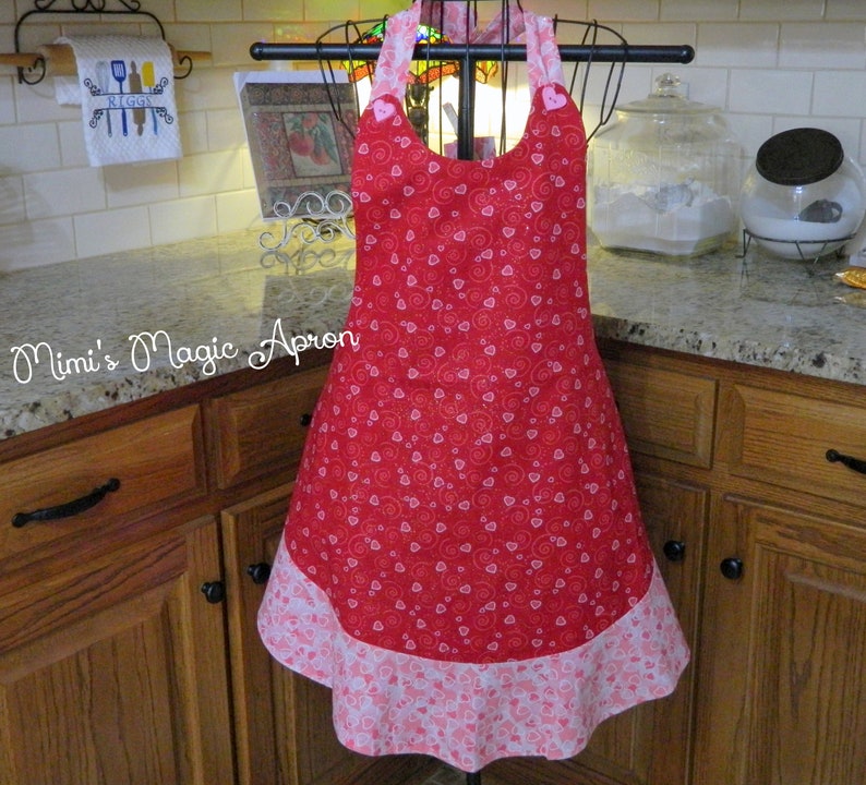 Sparkly Valentine Apron by Mimi/'s Magic Apron Pink and Red hearts.