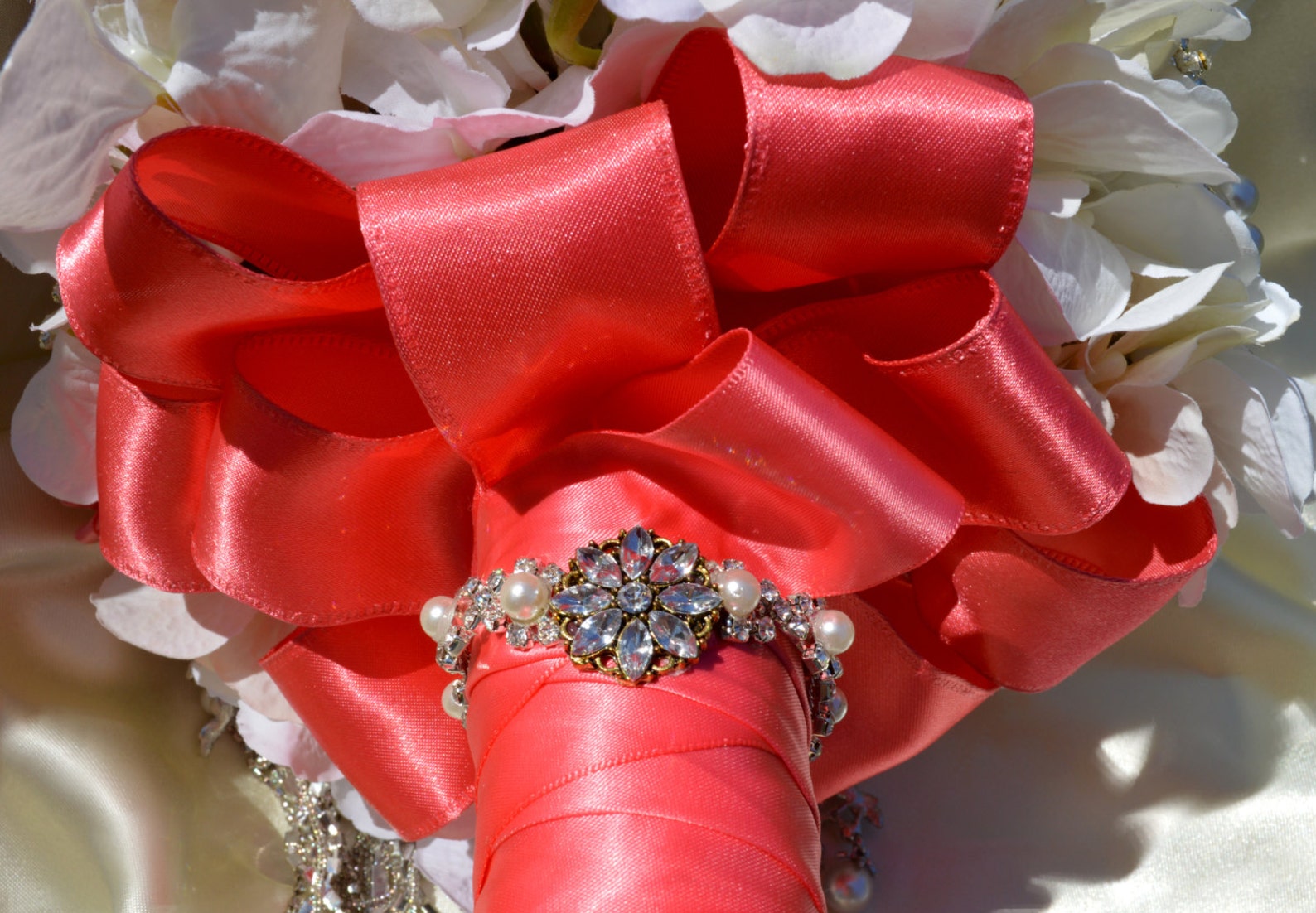 Custom Brooch Bouquet Bridal Broach Bouqet in White Silver Pearl Coral ...