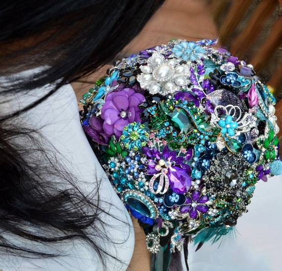 Custom Brooch Bouquet Bridal Broach Bouqet for Peacock Wedding in Blue Green Silver Purple Pearl Black Teal Crystal Turquoise