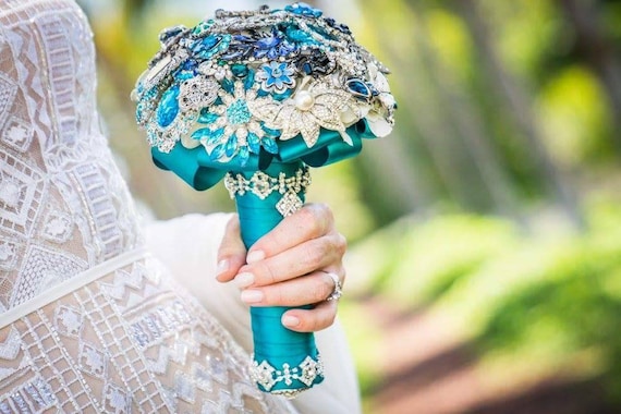 Custom Bridal Wedding Brooch Bouquet Art Deco in Pearl Silver Emerald Green Teal Turquoise Blue Black Crystal Broach Bouqet