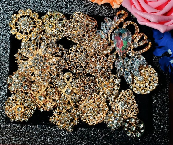 Ready to Ship 26 pcs Brooches Pins for DIY Broach Bouquet in Gold and Clear Rhinestone Brooch Lot
