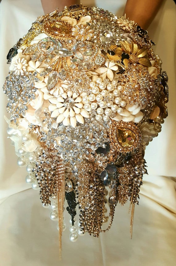 Custom Cascading Brooch Bridal Bouquet in Champagne Cream Ivory Black Gold White Pearl Crystal Clear Wedding Broach Bouqet