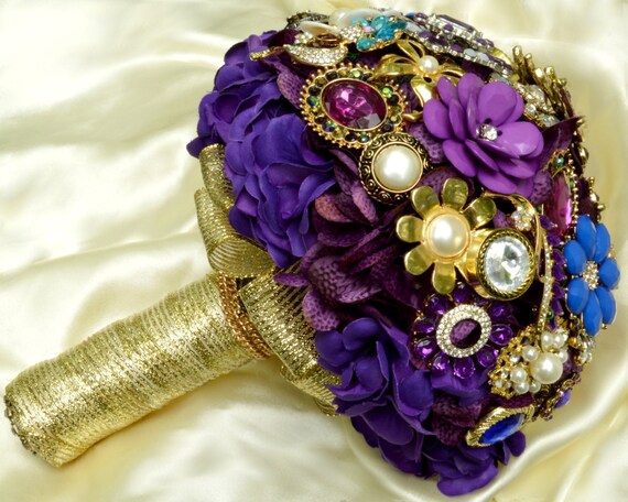 Peacock 2024 brooch bouquet