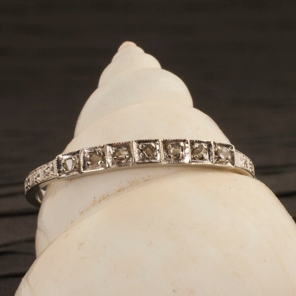 Art Deco 18 Karat Gold Diamond Band