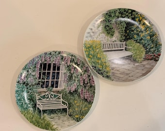 Juego de 2 platos de la colección Vintage Formalities by Baum Brothers Garden Bench.