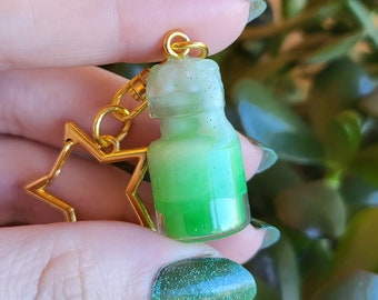 Overflowing Green Potion Keychain | Foaming | Star Shaped Keyring