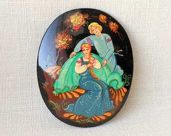 Vintage Russian Lacquer Brooch, Vintage Palekh Brooch, Handcrafted Hand Painted Lacquer Jewelry, Russian Miniature Art, Fairytale Couple Pin