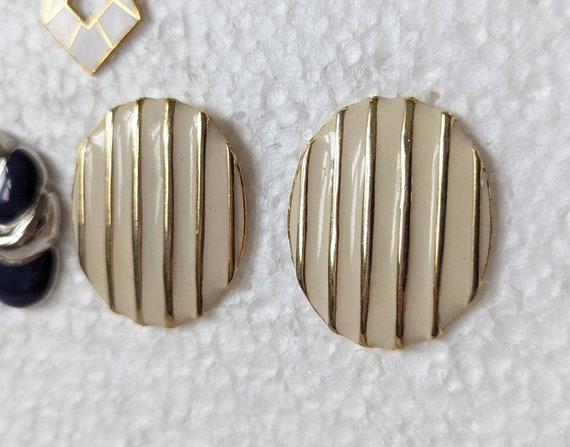 6 Pairs of Vintage Enamel Earrings, Geometric Ear… - image 2