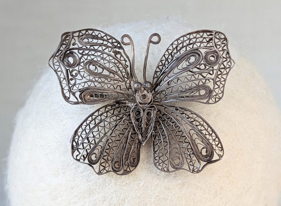 Vintage Sterling Silver Filigree Butterfly Brooch… - image 1