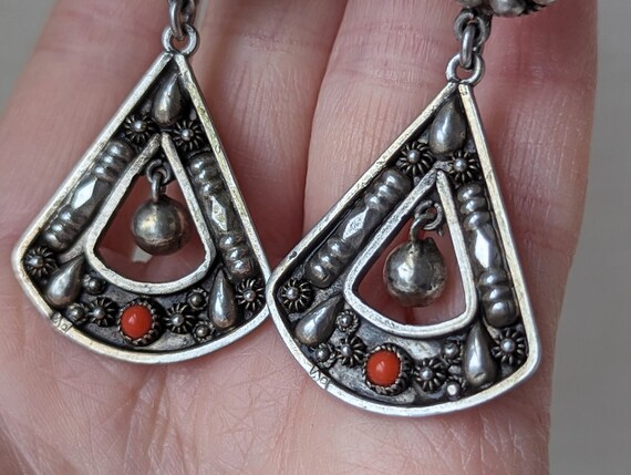 Vintage 800 Silver and Coral Dangle Clip Earrings… - image 4