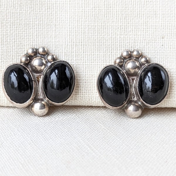Sterling Silver Onyx Earrings made in Mexico, Vintage Earrings, Vintage Screw Back Earrings, Goth Earrings, Goth Jewelry, Gotic Jewelry
