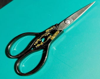 Vintage Embroidery Scissors • 11 cm / 4.4 in • Stainless Steel